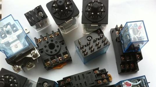 difference of PLC and Relay